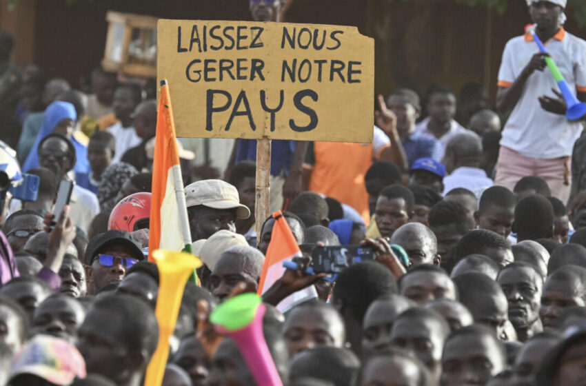  Le Niger fait face à de multiples crises trois mois après le coup d’État militaire