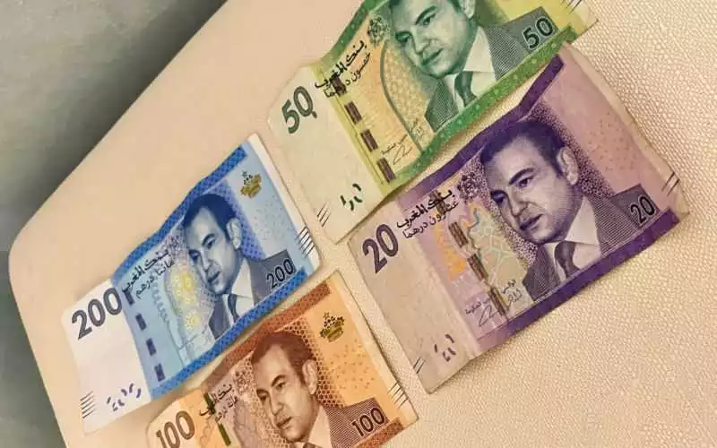  Le dirham baisse face à l’euro La monnaie marocaine s’est dépréciée de 0,21% face à l’euro, et est…
