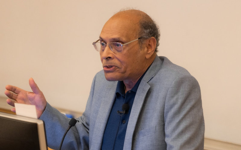  Moncef Marzouki dément les rumeurs d’interdiction de voyager au Maroc