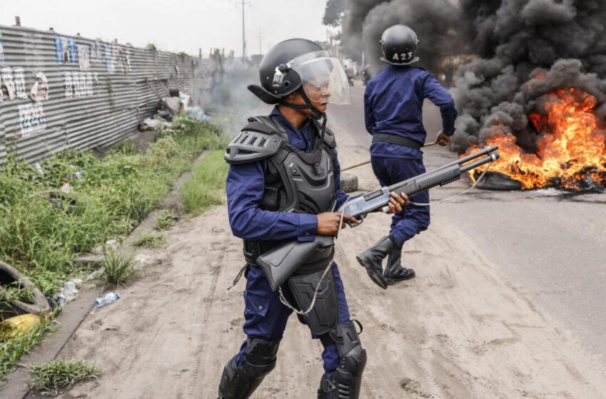  Au moins 13 blessés alors que la police de la RDC disperse une manifestation électorale interdite