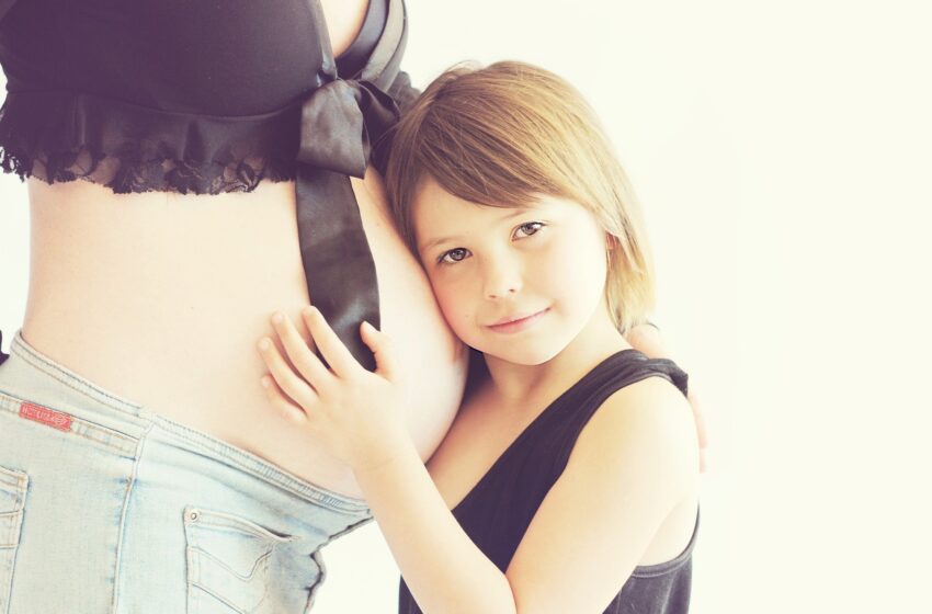 La recherche révèle que les niveaux d'éducation de la mère pendant la grossesse sont liés à des marqueurs épigénétiques chez l'enfant