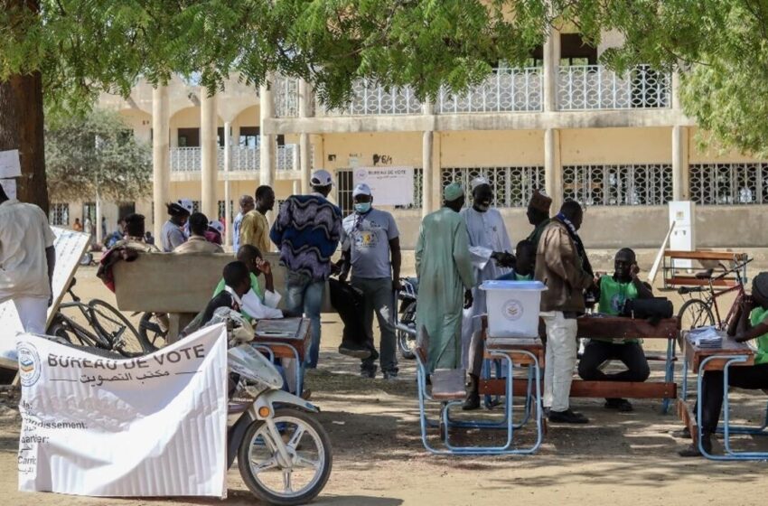  Le Tchad attend les résultats du référendum qui devrait ouvrir la voie à un régime civil