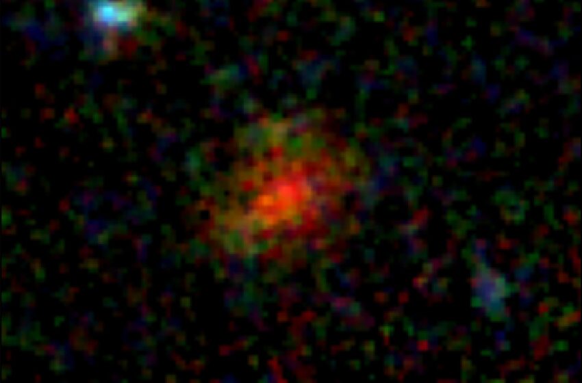  Une galaxie poussiéreuse fantomatique réapparaît dans l'image du télescope spatial James Webb