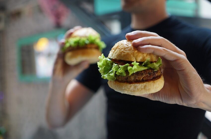  Utiliser un traitement protéine-glutaminase pour rendre les hamburgers végétariens plus moelleux