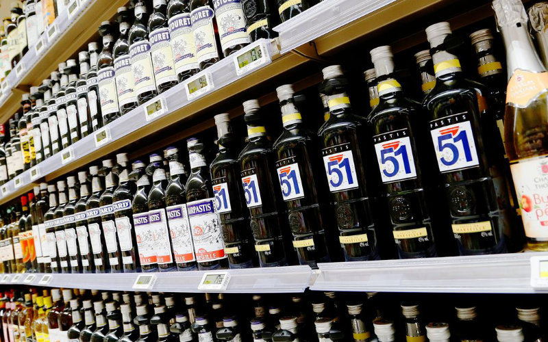  le prix de l'alcool est moins cher que prévu