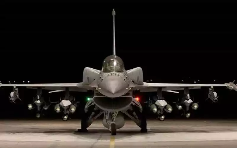  Des F-16 modernes, mais pas avant 2027
