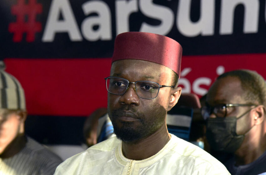  Un tribunal anéantit les espoirs électoraux du chef de l’opposition sénégalaise Sonko