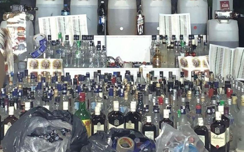  Trafic d'alcool à Agadir : une opération policière révèle un réseau dangereux Des éléments de la police judiciaire d'Agadir ont arrêté trois…