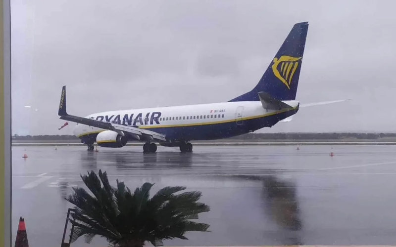 un avion Ryanair endommagé