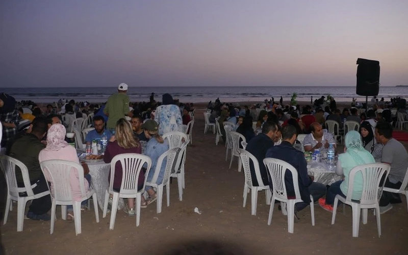  Agadir veut mettre fin au « bazar » des tours sur la plage