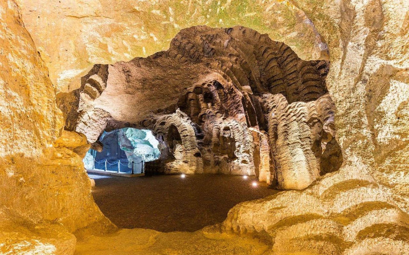  Les Grottes d'Hercule, un joyau archéologique menacé par le béton