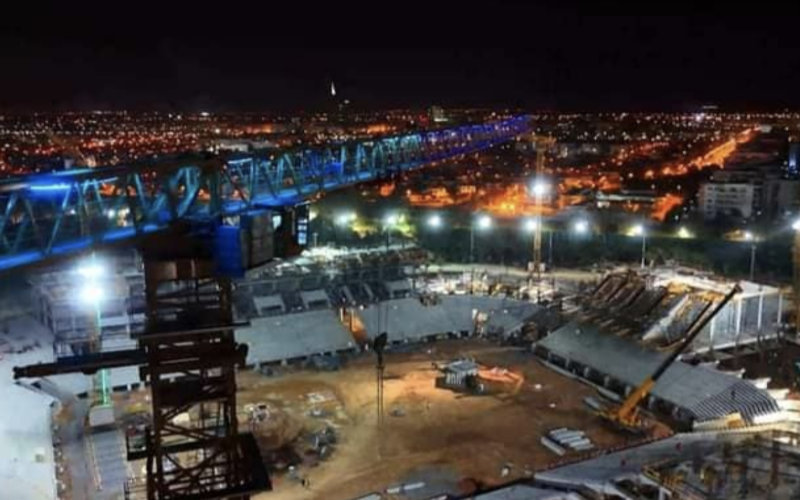  Travaux de jour et de nuit pour finaliser le stade de Rabat