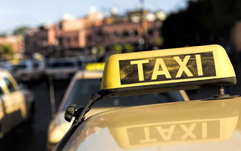  les taxis préfèrent les touristes, les Marocains délaissés