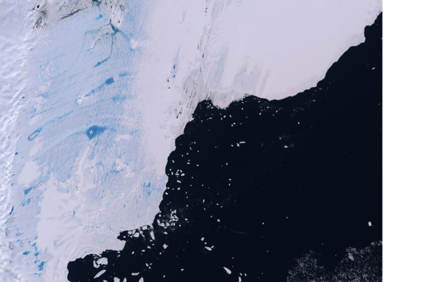  Les plates-formes de glace de l’Antarctique contiennent deux fois plus d’eau de fonte qu’on le pensait auparavant