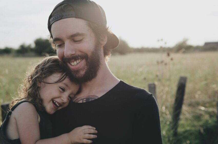  Les parents qui utilisent l’humour entretiennent de meilleures relations avec leurs enfants, selon une étude