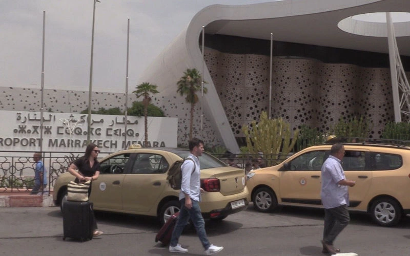  des chauffeurs de taxi accusés de harcèlement à l’aéroport