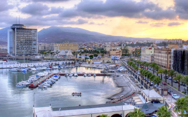 Le Maroc asphyxie Melilla