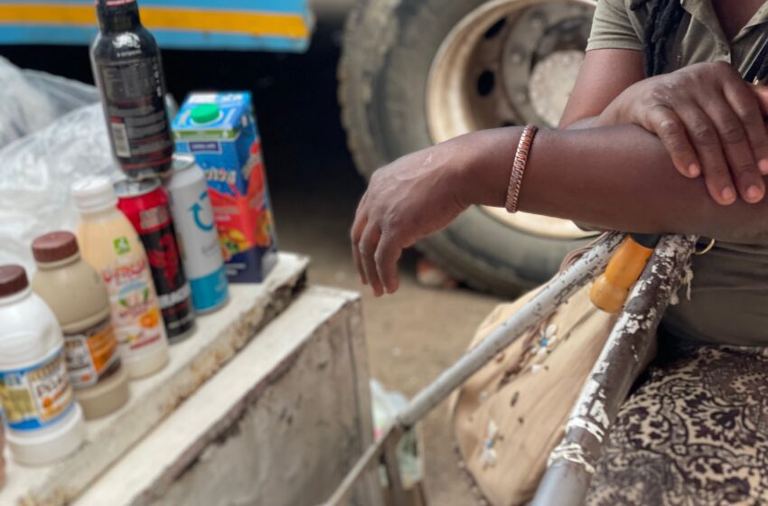  «Jeu de chat et de souris»: Zimbabwe Gov’t Workers Moonlight en tant que vendeurs de rue | Nouvelles de la pauvreté et du développement
