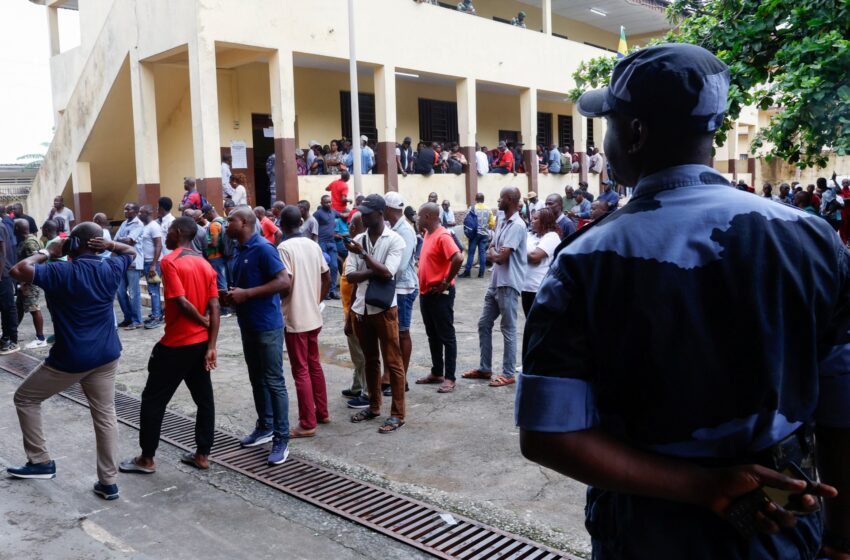  Le Gabon vote lors de la première élection présidentielle depuis le coup d’État de 2023 | Nouvelles politiques