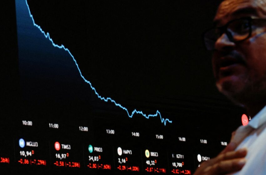  Les tarifs radicaux de 10% de Trump se lancent alors que les marchés mondiaux plongent