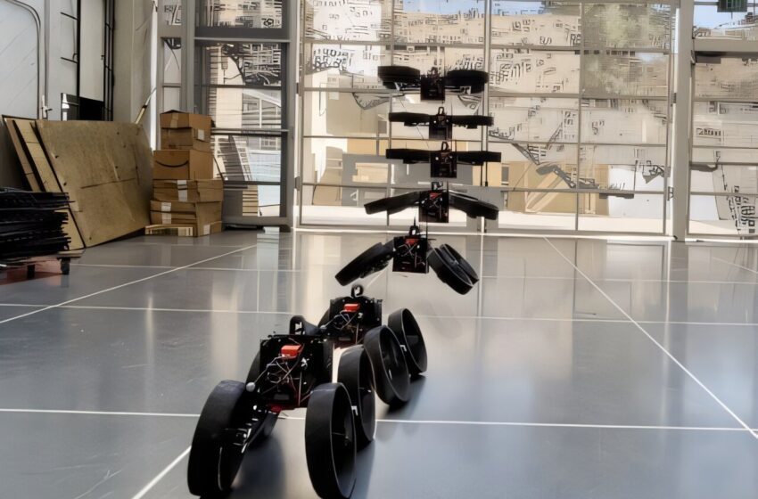  Robot se transforme en plein air pour passer du vol au roulement sur le terrain