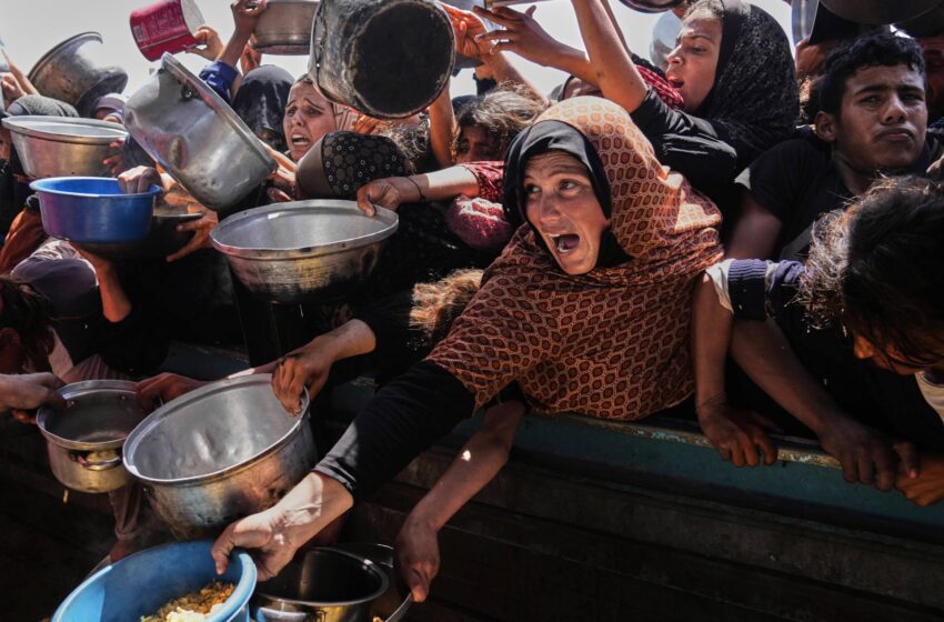  Semaine dans les photos: de l’Inde-Pakistan Fighting to Ve Day Anniversary