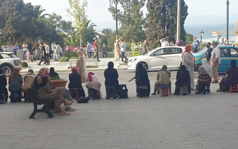  Cassé sur les chariots illégaux et les tatouages