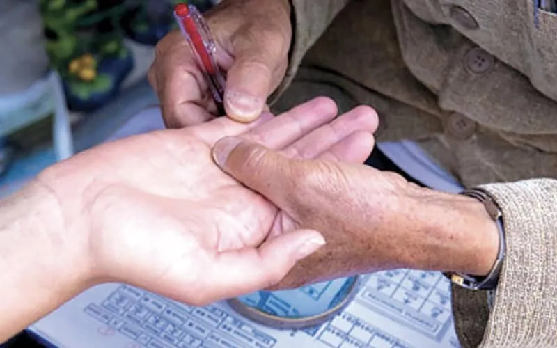  Un avocat et un agent des douanes arrêtés dans une affaire d’arnaque