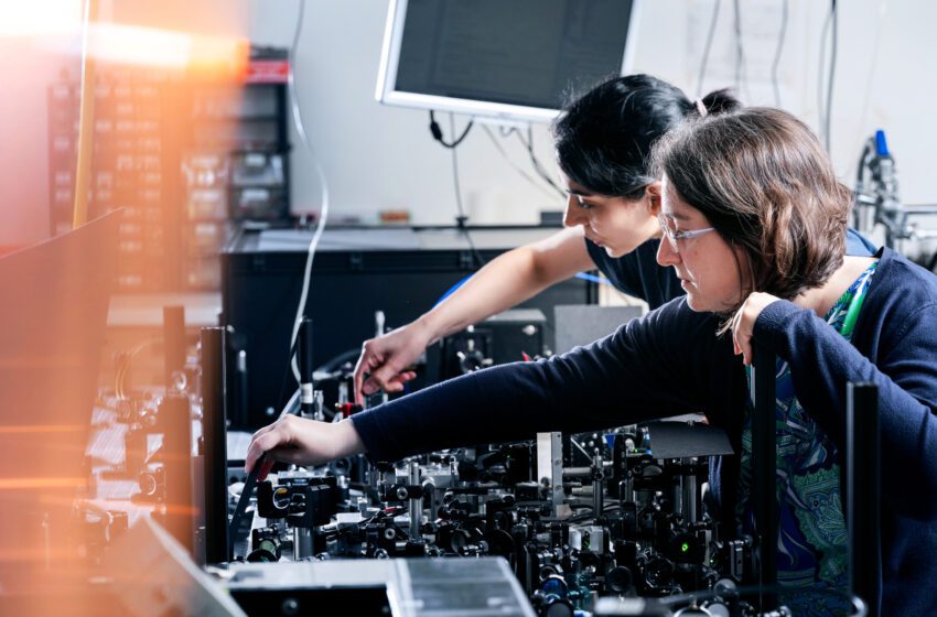  Les vibrations moléculaires à haute fréquence déclenchent un mouvement d’électrons