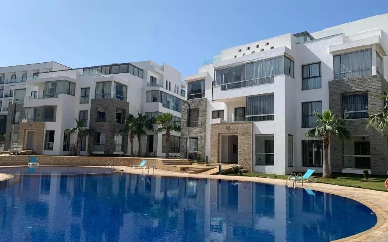  Un appartement de luxe contre la terre