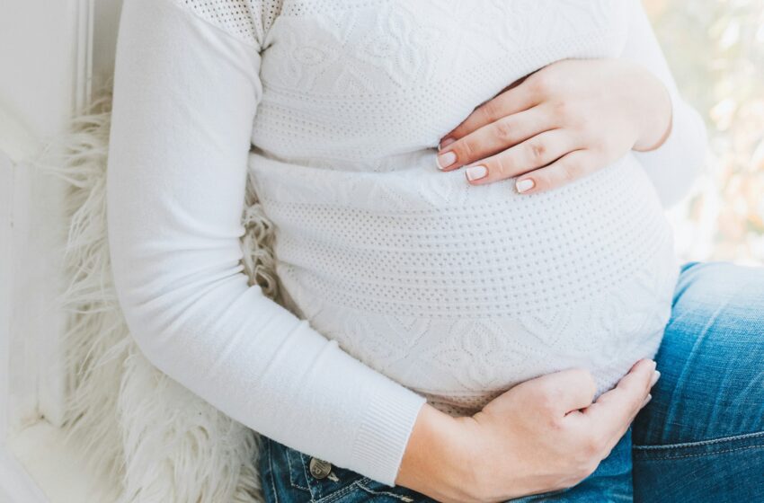  Niveaux de PFAS dans le sang des mères associés à la structure cérébrale et aux résultats fonctionnels des enfants
