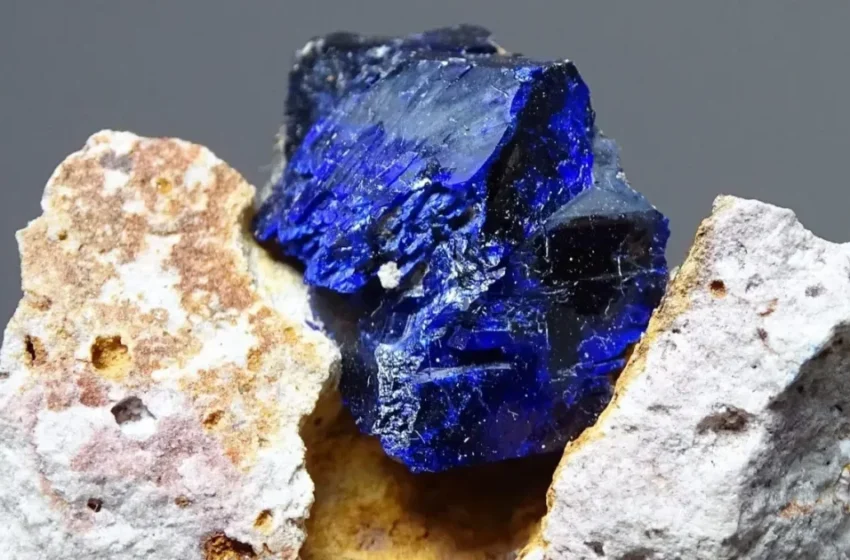  Une géologue britannique découvre un minéral mystérieux au Maroc en 1980