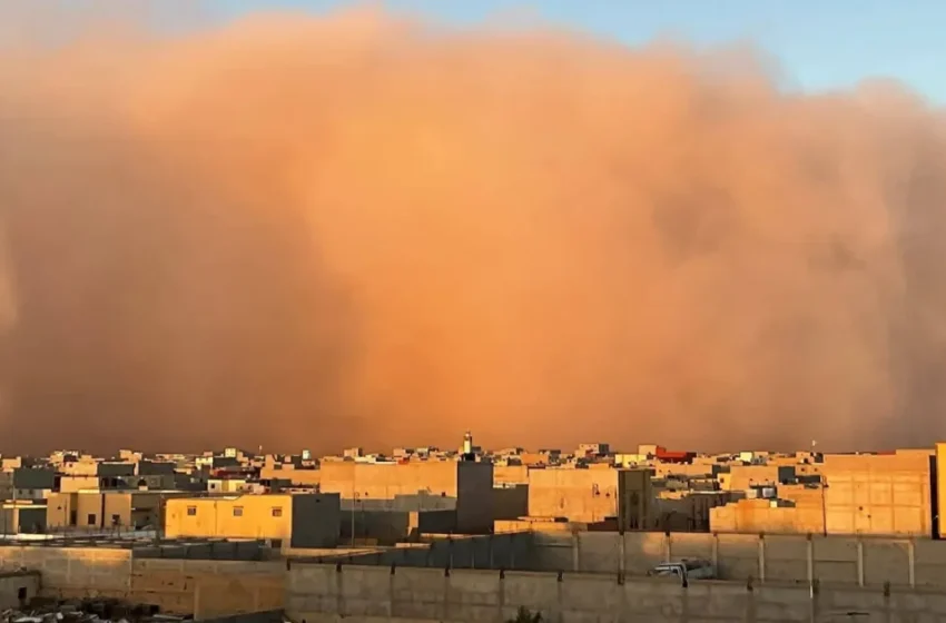  Une tempête de sable frappe les provinces du sud du Maroc, alertant les autorités