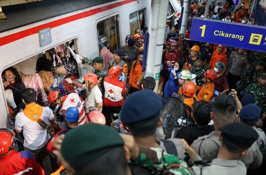  Collision ferroviaire à Bekasi, Indonésie: cinq morts et dizaines de blessés