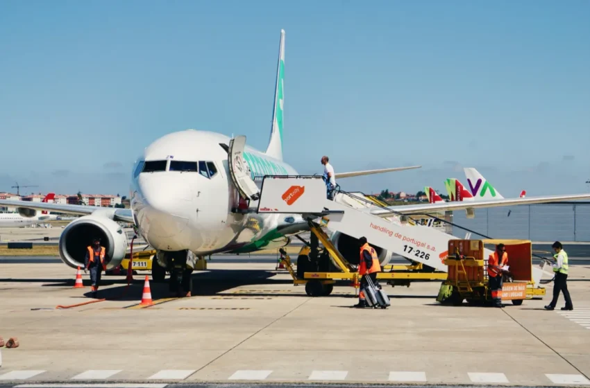  Hausse des prix des billets d’avion : les vacanciers renoncent aux séjours au Maroc