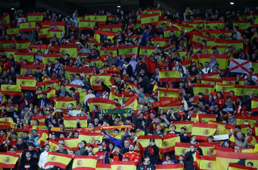  Insultes islamophobes visant Pedro Sánchez lors d’un match préparatoire, enquête ouverte