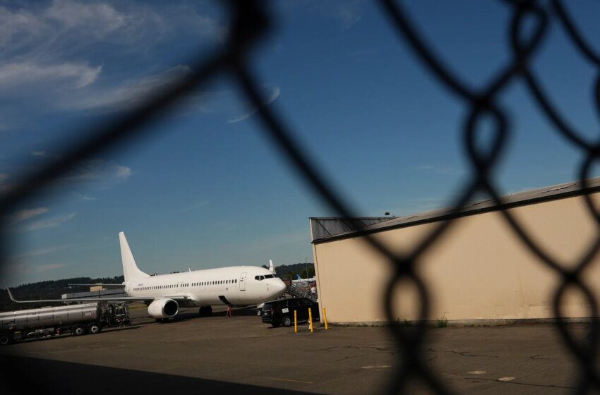  Ouganda : une douzaine d’expulsés des États‑Unis atterrissent, organisations juridiques saisissent la justice