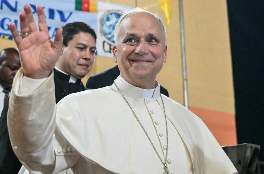  Pape Léon accueilli par des foules immenses au Cameroun et transforme l’Église africaine