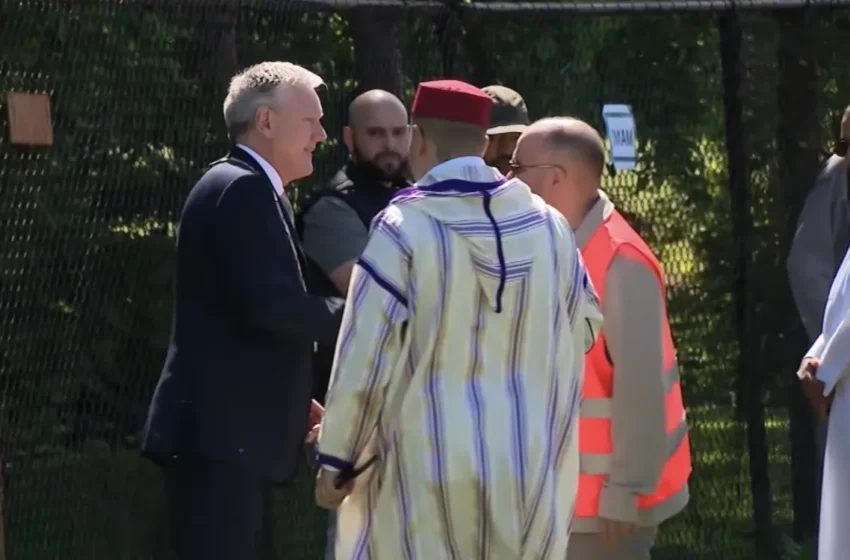  Rassemblement de 1 500 personnes à Venlo pour rendre hommage à Nour, 14 ans