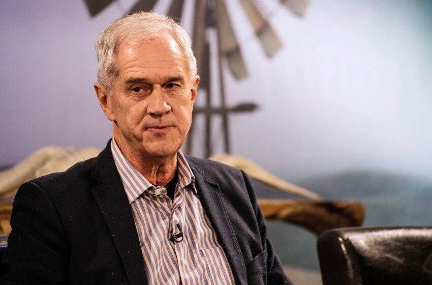  Roelf Meyer nommé ambassadeur sud-africain aux États-Unis pour renouer avec Washington