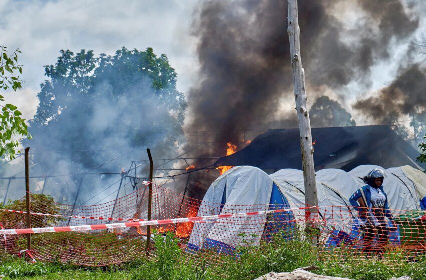  En RDC un hôpital incendié alors que l’épidémie d’Ebola s’intensifie