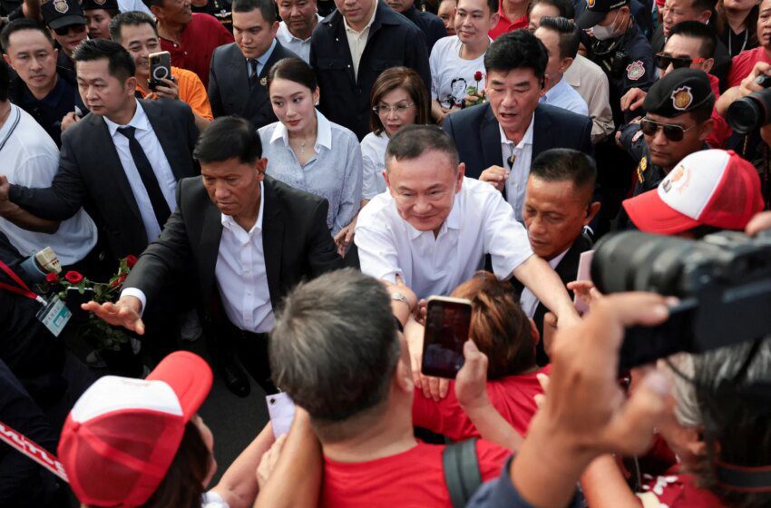  Thaksin Shinawatra libéré sous condition et placé sous bracelet électronique après huit mois