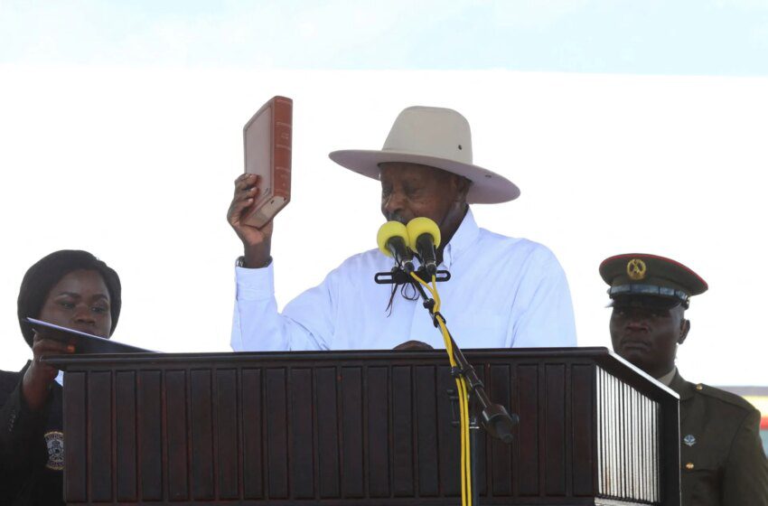  Yoweri Museveni assermenté pour un septième mandat en Ouganda malgré accusations d’intimidations et d’enlèvements