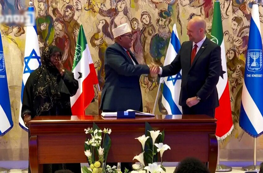  Abdirahman Mohamed Abdullahi inaugure une ambassade en Israël et visite la Knesset