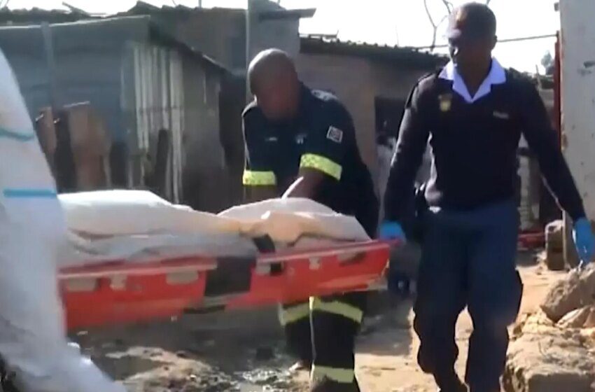  Douze morts dans une fusillade près de Johannesburg, au moins dix suspects recherchés