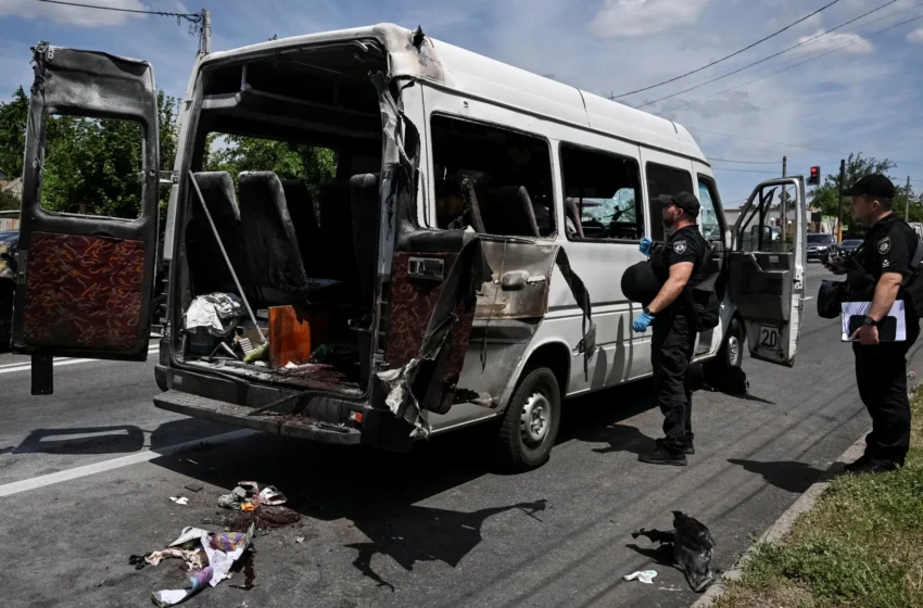  Frappes russes sur Dnipro et Zaporizhzhia tuent au moins huit personnes, déplore Zelensky