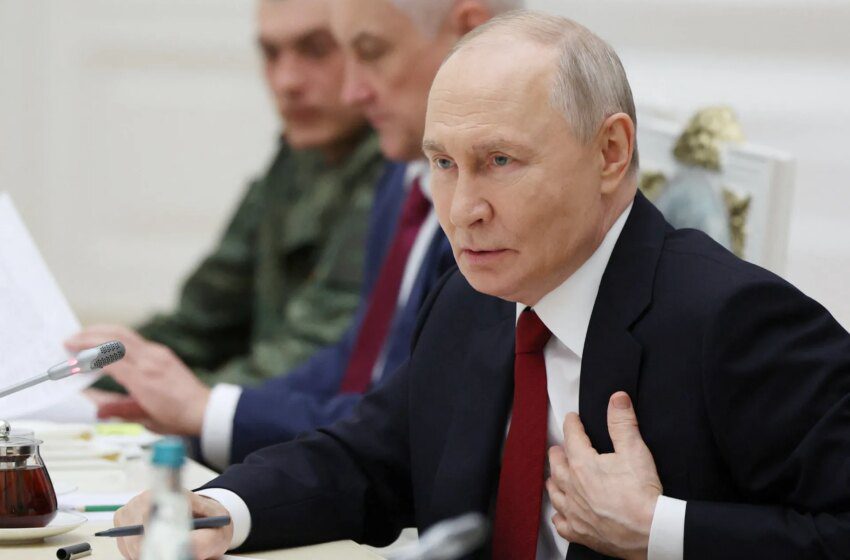  Frappes ukrainiennes sur raffineries et pipelines russes provoquent pénurie de carburant en Crimée