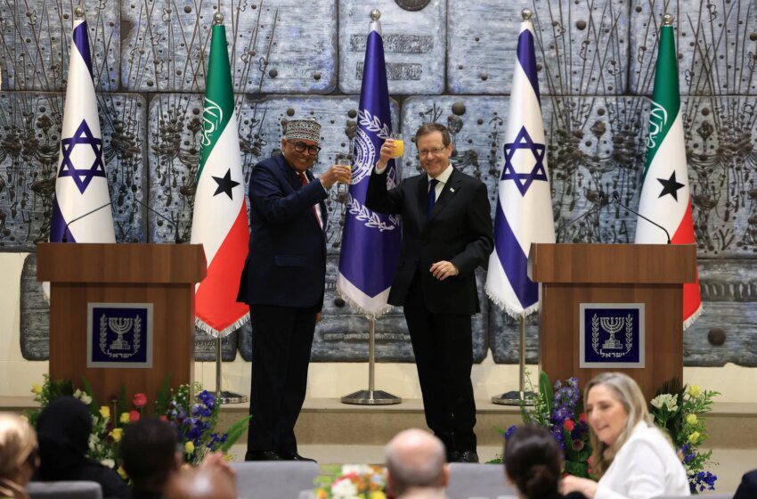  Israël accueille le président du Somaliland à Jérusalem après reconnaissance de son indépendance