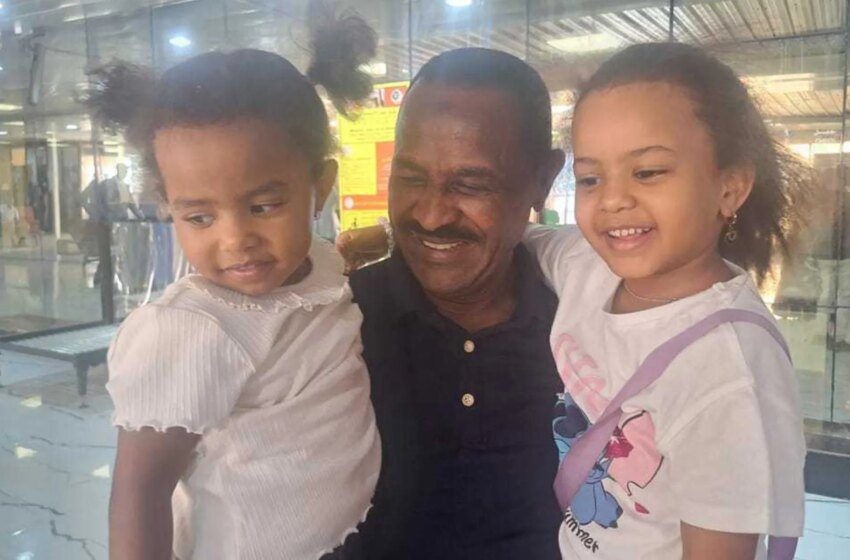  Le journaliste d’Al Jazeera Al‑Tahir al‑Mardi retrouve sa famille à Khartoum après trois ans