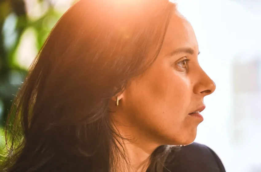  Nawal Farih, députée, dénonce la violence des fausses couches répétées en politique
